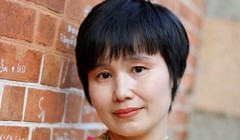 Nhà báo