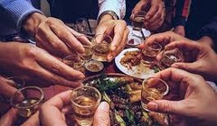 Đi xe ra đường, dù là ô tô, xe máy hay xe đạp điện, khi trong máu, hơi thở có nồng độ cồn, đều bị cấm tiệt.