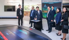 Trong bối cảnh toàn cầu hóa và cạnh tranh ngày càng gay gắt, việc cải cách chính sách và luật pháp để thu hút nhân tài, đặc biệt là 100 Việt kiều, là một nhiệm vụ cấp bách và cần thiết.