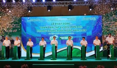 Đại diện lãnh đạo các bộ, ngành tham dự Lễ phát động toàn dân tập luyện môn bơi, phòng chống đuối nước năm 2019. Ảnh: Báo tin tức
