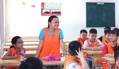 Học sinh phát biểu tại lớp học. Ảnh: Minh Thúy