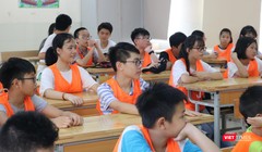 Học sinh nghe giảng. Ảnh: Minh Thúy