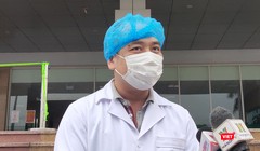 ThS. BS. Nguyễn Trung Cấp – Trưởng khoa Cấp cứu, Bệnh viện Bệnh Nhiệt đới Trung ương cơ sở 2. Ảnh: Minh Thúy