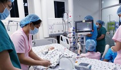 Ca phẫu thuật tách rời cặp song sinh đã thành công tốt đẹp (Ảnh: Bệnh viện Nhi đồng Thành phố) 