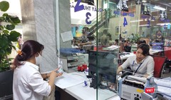 Người dân thanh toán viện phí tại bệnh viện (Ảnh: Minh Thuý) 