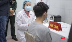 Tình nguyện viên được tiêm thử nghiệm vaccine phòng COVID-19 (Ảnh: Minh Thuý) 