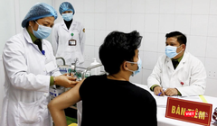 Uu tiên tiêm vaccine COVID-19 cho tuyến đầu chống dịch.