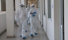 Các bác sĩ ở Bệnh viện Dã chiến số 2 Hải Dương (Ảnh - Kim Dung – Trung Sơn)