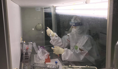 Nhân viên y tế lấy mẫu xét nghiệm COVID-19 (Ảnh - BYT) 