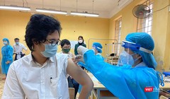 Học sinh được tiêm vaccine COVID-19 (Ảnh - Minh Thuý) 