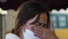 Chị Huyền rớt nước mắt khi kể về bé A 