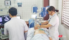 Bệnh nhân đang điều trị thiếu máu cơ tim bằng sóng xung kích 