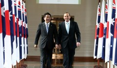 Thủ tướng Nhật Shinzo Abe và Thủ tướng Úc Tony Abbott.