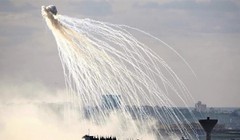 Máy bay Mỹ ném bom phốt-pho tại Syria.