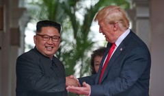 Hai ông Kim Jong-un và Donald Trump trong cuộc họp thượng đỉnh diễn ra vào tháng 6.2018 tại Singapore.