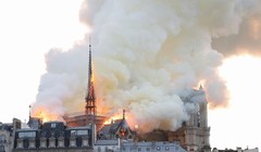 Vụ cháy lớn tại nhà thờ Đức bà Paris.