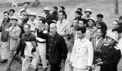 Sinh thời Chủ tịch Hồ Chí Minh đã có nhiều lời nói, bài viết về công tác cán bộ hết sức sâu sắc.