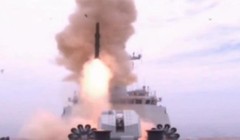 Tên lửa săn ngầm Y-8 lần đầu tiên xuất hiện trong cuộc tập trận quy mô lớn của Hạm đội Nam Hải, Hải quân Trung Quốc ở Biển Đông diễn ra vào tháng 7/2015. 