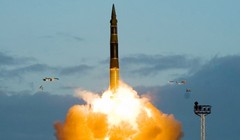 Tư lệnh tên lửa chiến lược Nga tuyên bố rằng Moscow sẽ có những ICBM cực mạnh.