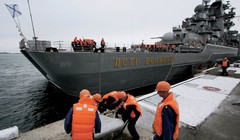 Tuần dương hạm Peter The Great.