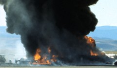 Video: Máy bay ném bom B-52 của Mỹ rơi trên đảo Guam