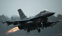 Báo Nga: 2 chiếc F-16 Mỹ đâm vào nhau trên không