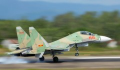 Máy bay Su-30MK2 gặp sự cố mất liên lạc trên biển.