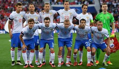 Dân mạng thu thập chữ ký đòi giải thể đội tuyển bóng đá Nga.