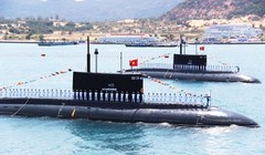 Tàu ngầm Kilo Nga bán cho Việt Nam.