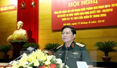 Đại tướng Ngô Xuân Lịch, Ủy viên Bộ Chính trị, Phó Bí thư Quân ủy Trung ương, Bộ Trưởng Bộ Quốc phòng phát biểu tại một hội nghị. (Ảnh: An Đăng/TTXVN)