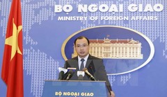 Người phát ngôn Bộ Ngoại giao Lê Hải Bình phát biểu tại buổi họp báo. (Ảnh: An Đăng/TTXVN).