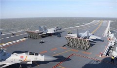 Tàu sân bay Niêu Linh của Trung Quốc thăm gia diễn tập bắn đạn thật.