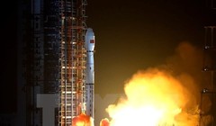 Tên lửa đẩy Trường Chinh-4C mang theo vệ tinh Dao Cảm-29 rời bệ phóng tại Trung tâm phóng vệ tinh Thái Nguyên thuộc tỉnh Sơn Tây, miền bắc Trung Quốc ngày 27/11. (Nguồn: THX/TTXVN)