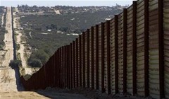Xuất hiện ý tưởng đưa tù nhân đi xây tường chắn biên giới Mỹ-Mexico