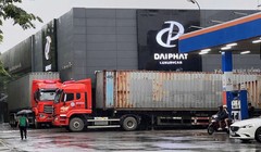 Hà Nội: Dùng xe container chặn cửa ngăn gió, chống bão số 3