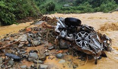 Tìm thấy 17 thi thể trong vụ sạt lở vùi lấp xe ở Cao Bằng
