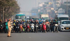 Đường Hà Nội khác lạ trong ngày đầu Nghị định 168 có hiệu lực