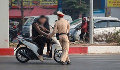 Gần 700 trường hợp vượt đèn đỏ bị phạt qua 2 ngày thực thi Nghị định 168