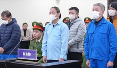 Cựu Chủ tịch Nhà xuất bản Giáo dục hầu tòa, nữ chủ tịch đưa hối lộ xin xét xử vắng mặt