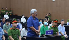  Phong bì nửa tỷ đồng trong túi hoa quả tặng sinh nhật cựu tổng cục trưởng