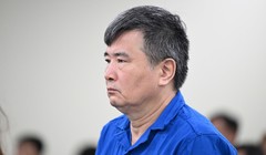 Cựu Phó Vụ trưởng Nguyễn Lộc An khai: Doanh nhân kiếm 30 tỷ/tháng từng xòe tập sổ đỏ, đòi tặng nhà