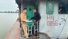 Triệt phá đường dây khai thác cát trái phép, 3 người bị khởi tố