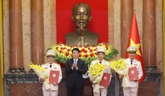 Chủ tịch nước thăng cấp bậc hàm thượng tướng cho 3 thứ trưởng Bộ Công an