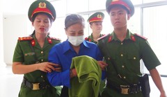 Xét xử vụ Phúc Sơn: Cựu Bí thư Vĩnh Phúc Hoàng Thị Thúy Lan tới tòa với mái tóc ngả màu bạc