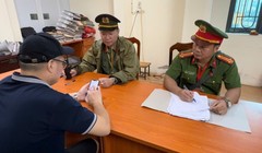 Xếp ghế "giữ chỗ" xem diễu binh để kiếm lời, người đàn ông bị đưa lên công an phường