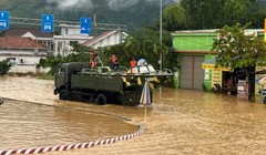 Phó thủ tướng: Không để người dân phải kêu cứu trên mái nhà trong đêm