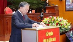 Tổng bí thư Tô Lâm ủng hộ người dân vùng lũ