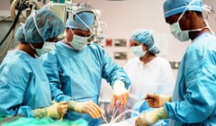 Ca phẫu thuật kéo dài 15 giờ chấm dứt căn bệnh vẹo cột sống do hội chứng Marfan ở bệnh nhân 17 tuổi. Ảnh minh họa: Internet