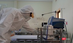 Nhân viên y tế tại BV Dã chiến Củ Chi. Ảnh: N.T