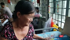 TP.HCM tiếp tục thực hiện khám chữa bệnh tại nhà cho người cao tuổi để chống dịch COVID-19. Ảnh: N.T